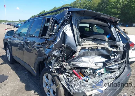 2020 Toyota Rav4 Xle z USA, uszkodzony, nr VIN 2T3RWRFV1LW082785